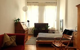 2 Room Apartment In Center Friedrichshain